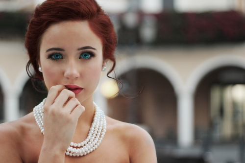 woman-1246224_1280.jpg